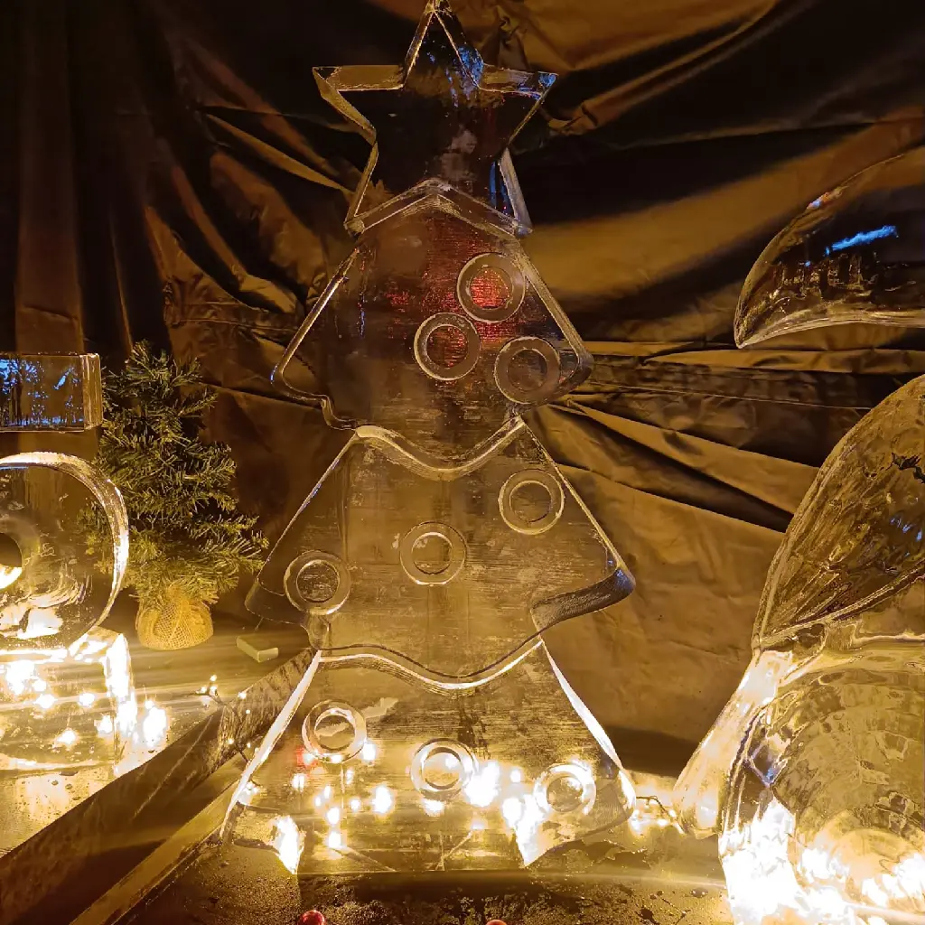 Ijssculptuur - Kerstboom.webp